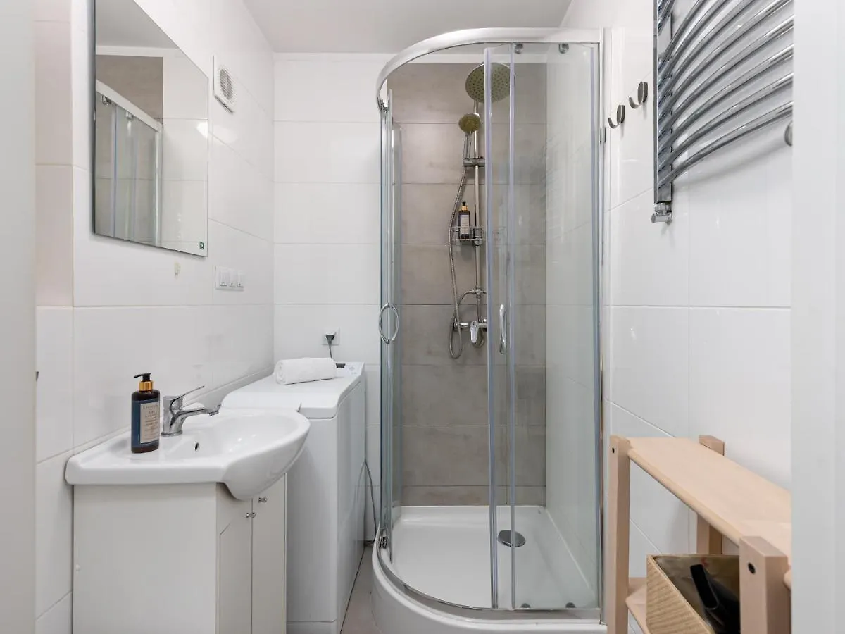 Rent Like Home - Raclawicka 154 Varsovia 0*,  Polonia